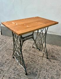 Tavolino piccolo con ruote industriale vintage