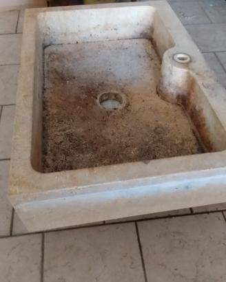 lavandino in pietra 