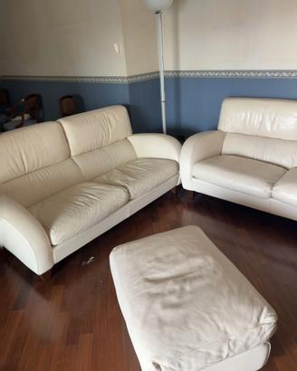 Due divani Frau in pelle avorio a 2 posti + pouf