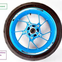 Suzuki GSX-8S 23 24 cerchio posteriore