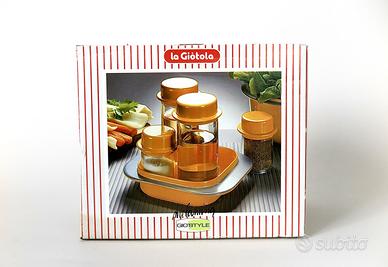 Set olio, aceto, sale, pepe