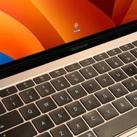 MacBook Air 13” Retina 2019 – i5, 8GB, 256GB