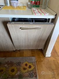 Lavastoviglie Hotpoint Ariston a incasso