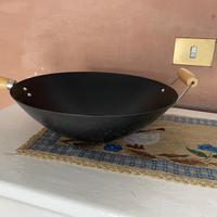 Pentola wok grande mai usata
