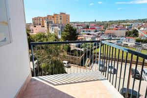 Via E. Scaglione, 4 vani adiacenze Metro Chiaiano