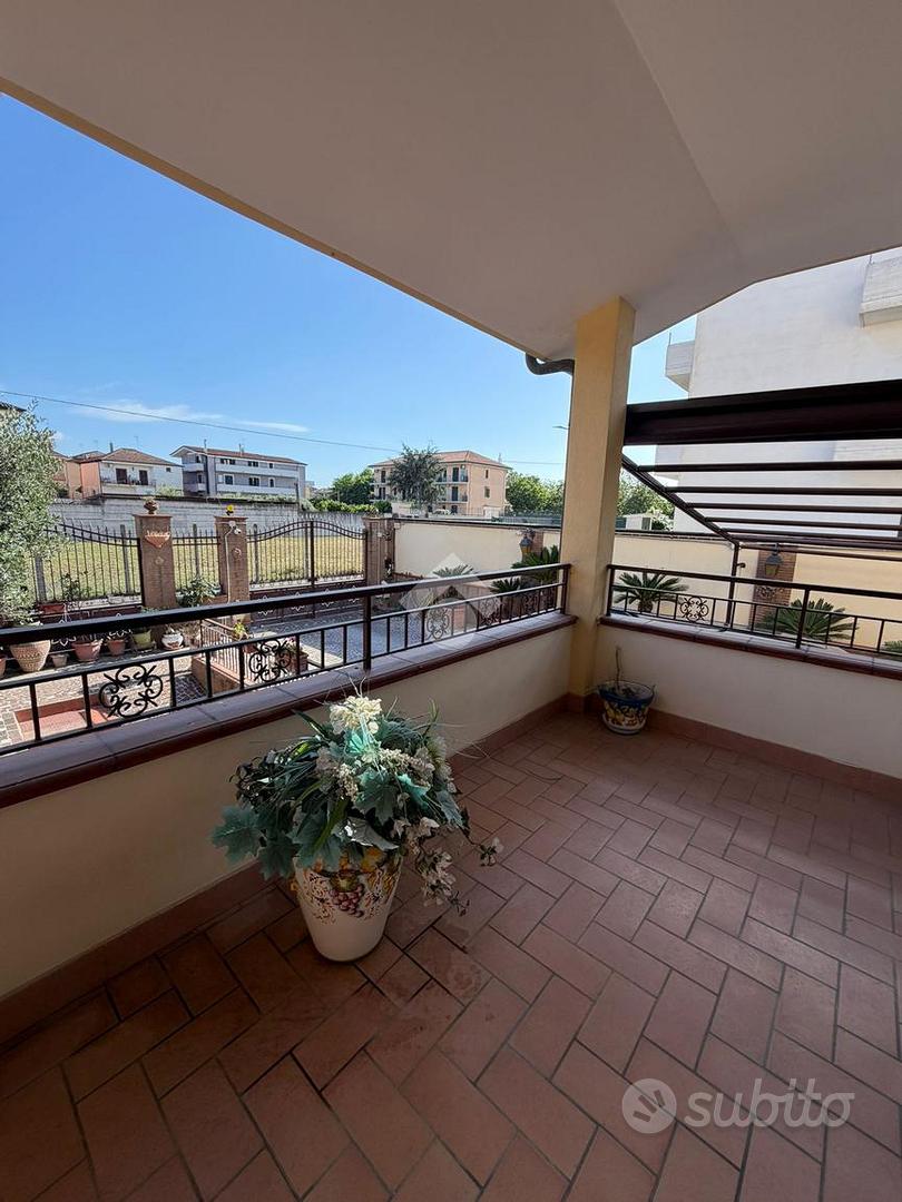VILLA SINGOLA A CESA - Altro