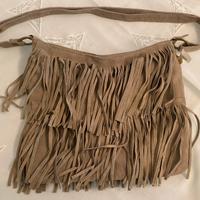 Borsa con le frange in camoscio