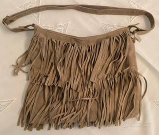Borsa con le frange in camoscio