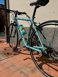 Bici ibrida bianchi camaleonte