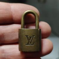 lucchetto Luis Vuitton originale 