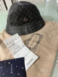 Cappello Gucci supreme