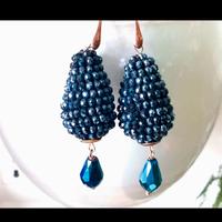 orecchini pendenti blu con brillantini blu