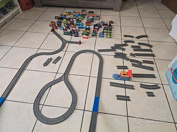 GIOCATTOLI Hotwheels,Mega stazione Thomas,trenini,