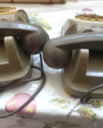 2 telefoni a rotella