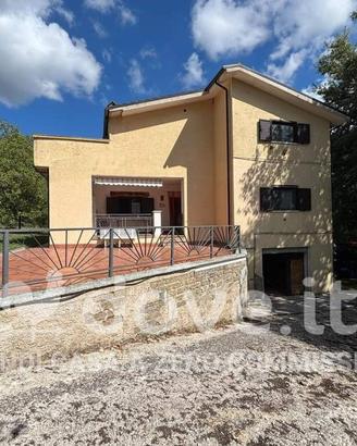 Villa di 160 m² con 3 locali a Leonessa