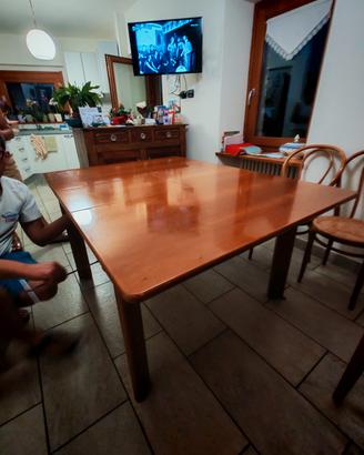 Tavolo allungabile legno lucido + 4 sedie Thonet
