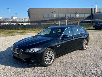 BMW Serie 5 520d xDrive Luxury Touring automa...