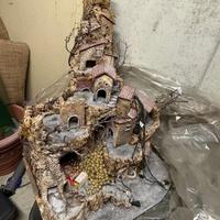 Presepe con cascata , luci e personaggi