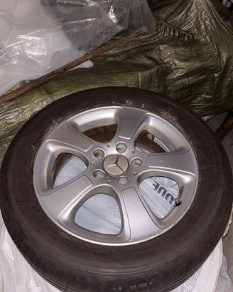 Cerchi e gomme originali mercedes