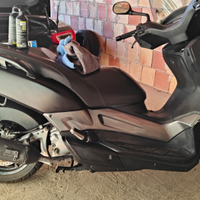 Yamaha x-max 250