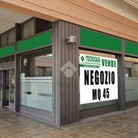 NEGOZIO A CORMANO