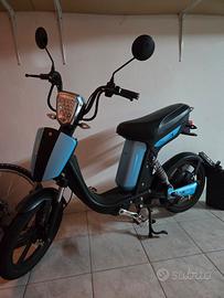 SCOOTER ELETTRICO