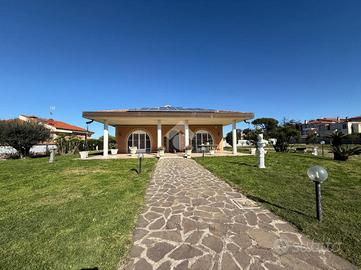 VILLA SINGOLA A NETTUNO