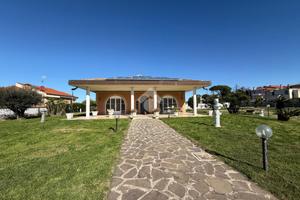 VILLA SINGOLA A NETTUNO