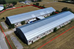 Grande deposito di 2.500 mq con ampia area esterna