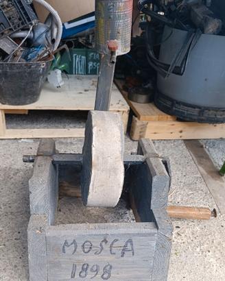 Antica mola da arrotino in legno Mosca 1898
