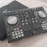 Console Traktor S4 mk2 più accessori. 