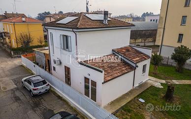 Villa indipendente ristrutturata in centro al paes