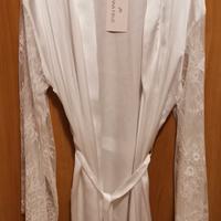 Vestaglia satin bianca con maniche in pizzo