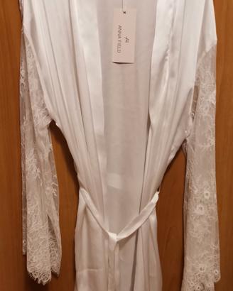 Vestaglia satin bianca con maniche in pizzo