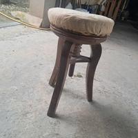 sgabello antico