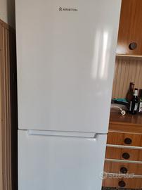 Frigorifero Ariston con freezer 