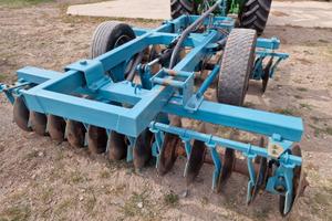 Erpice a dischi carrellato