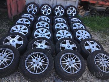 Cerchi e gomme ford ataco 4 buloni