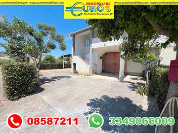 Casa indipendente con giardino