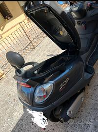 Piaggio x9