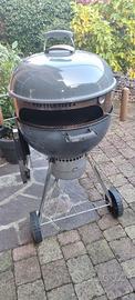 Barbecue Weber a carbone con kit pizza