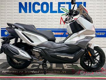 Scooter Sym Adx 300 E5+ Bianco Opaco tua a soli €1