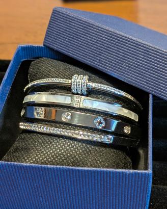 Splendido Set di bracciali in acciaio e zirconi 