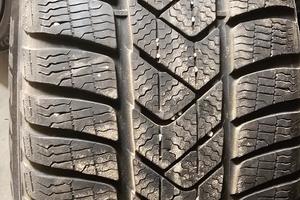 Gomme invernali pirelli sottozero 215/50 r18