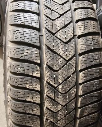 Gomme invernali pirelli sottozero 215/50 r18