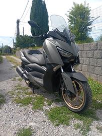 Yamaha xmax 300