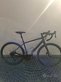 Bici gravel FELT