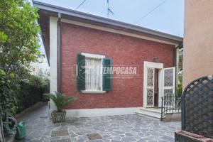 VILLETTA INDIPENDENTE VICINO AL MARE, AL PORTO E A