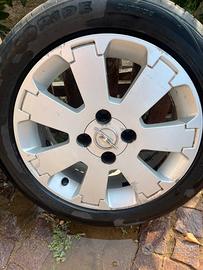 Pneumatici estivi + cerchi Opel