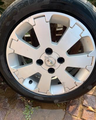 Pneumatici estivi + cerchi Opel